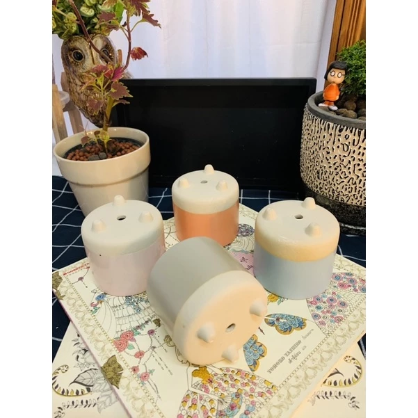 กระถางเซรามิก ทรงกระบอกสามขา ขนาด 3 นิ้ว สีพาสเทลเรียบ ขายส่ง 100 ชิ้นคละสี